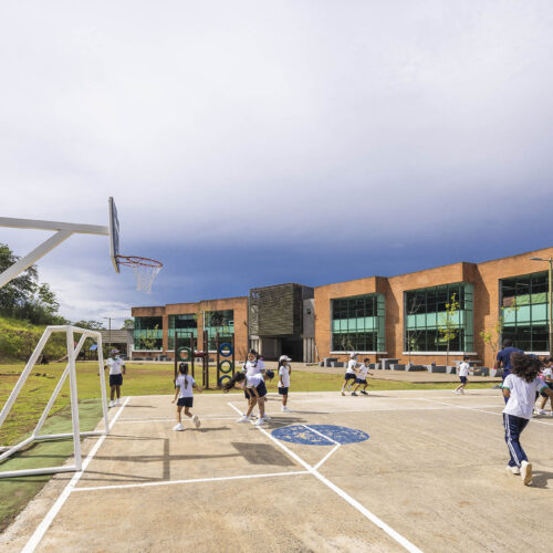 Áreas al aire libre y para deportes